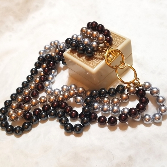 1980s KJL LOGO 4 Strand Pearl Necklace - Picture 3 of 7